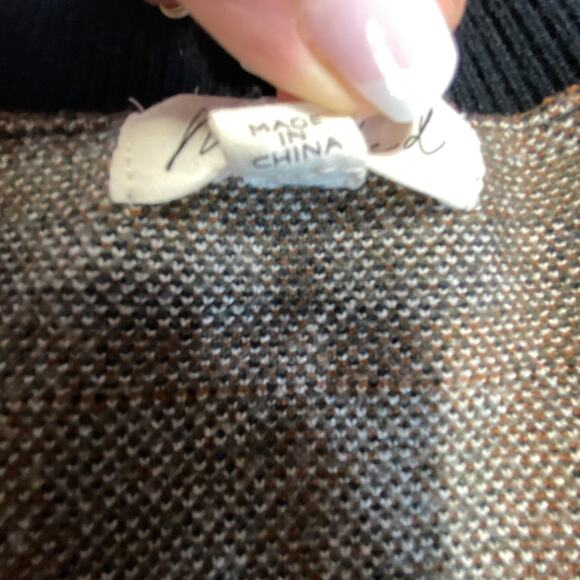 Marled Medium Plaid Button Cardigan Brown Black V-Neck Long Sleeve Soft Stretch - Picture 8 of 13